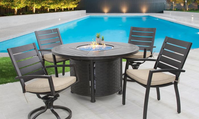 Small Quincy Outdoor Patio 5pc Dining, Round Table Quincy Ca